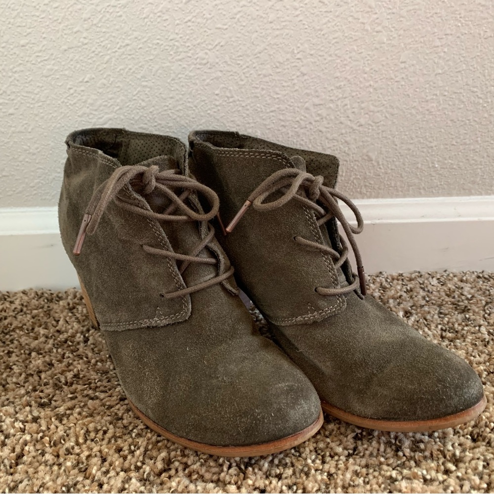 Size 7.5 Toms Lace-up Booties, Olive Green